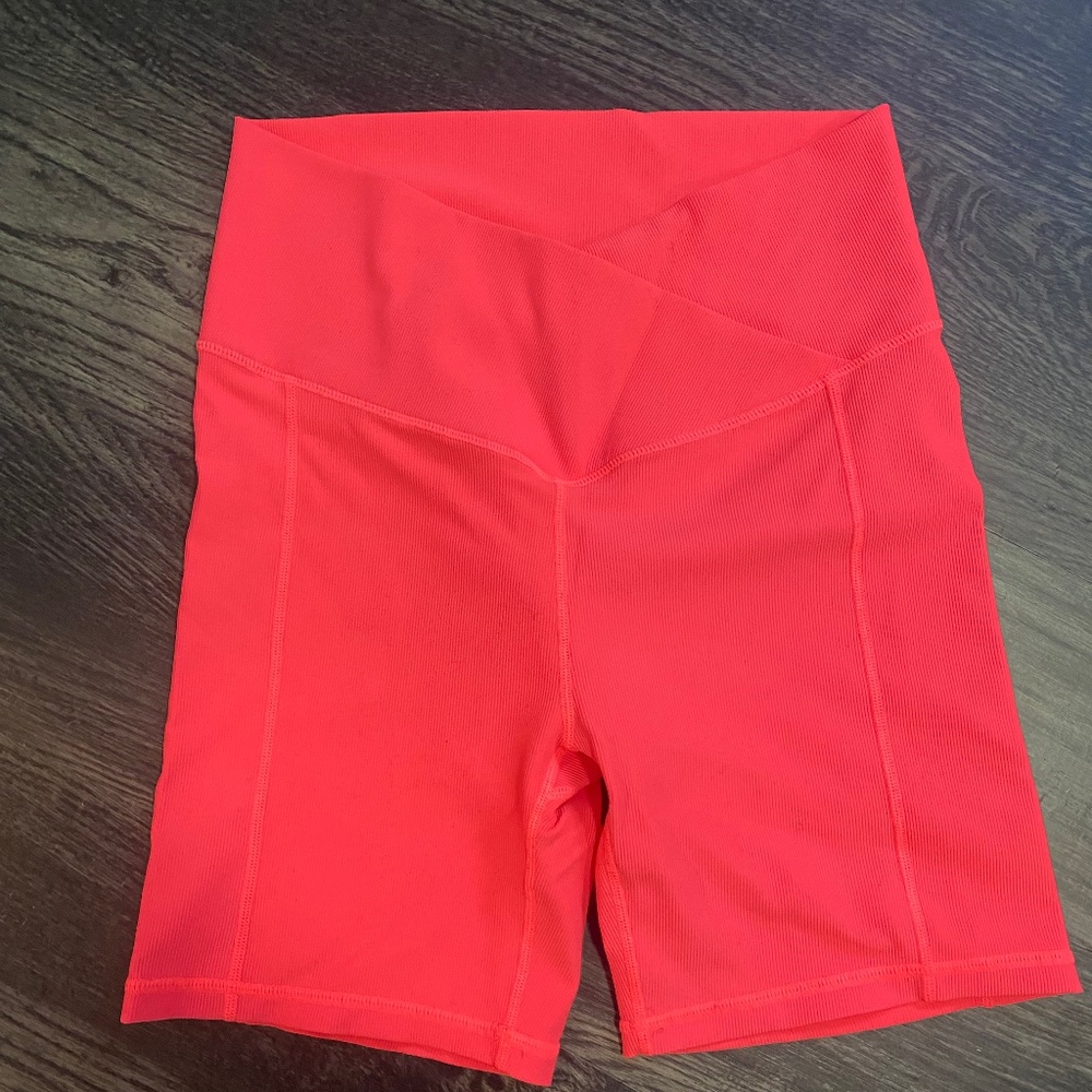 WILO Biker Shorts- Cross Waist